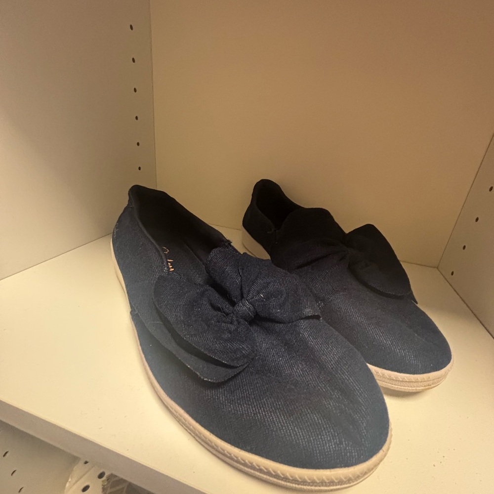 Navy Blue Slip-On Bow Sneakers
